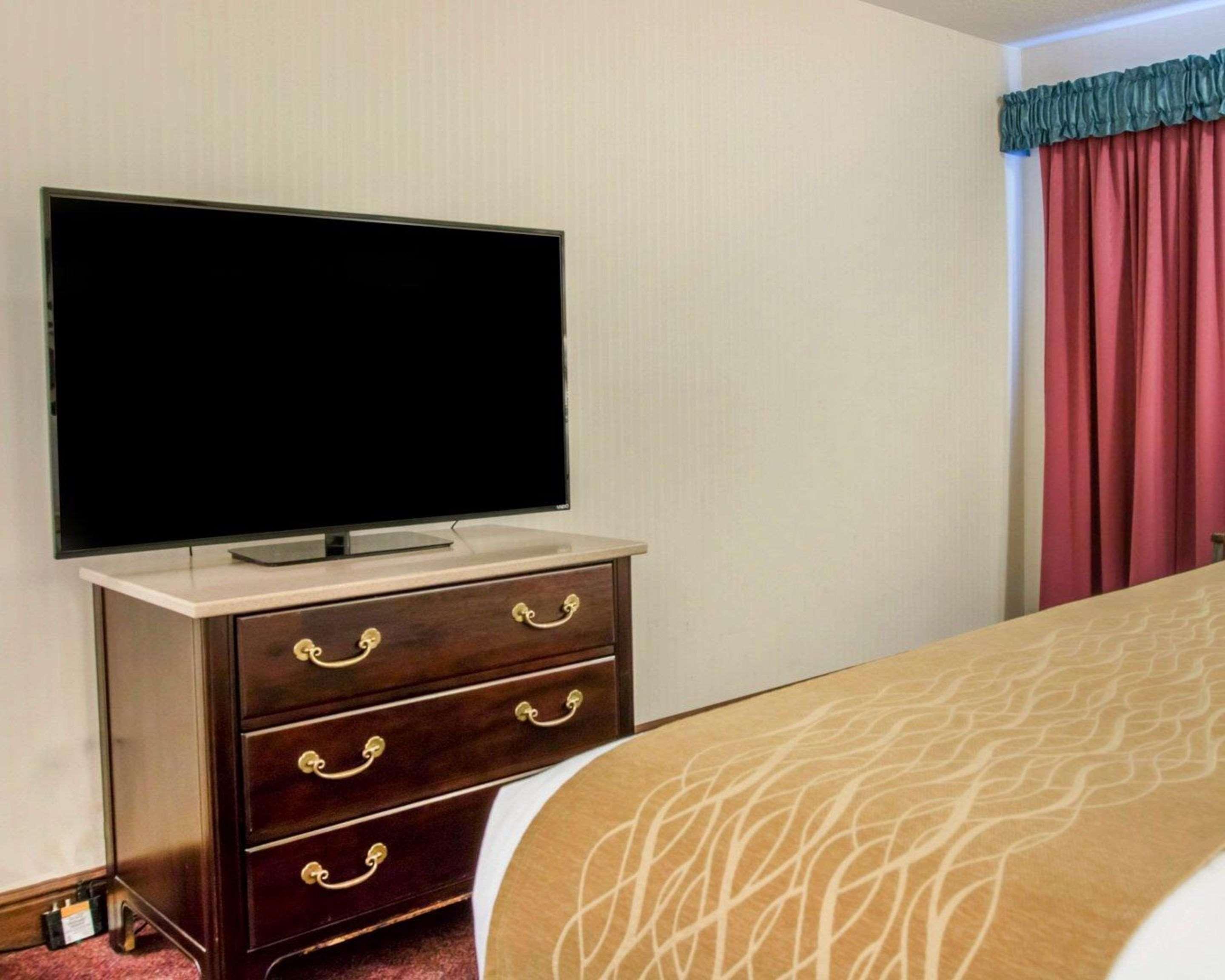 Comfort Inn Lakeside Mackinaw City Bagian luar foto