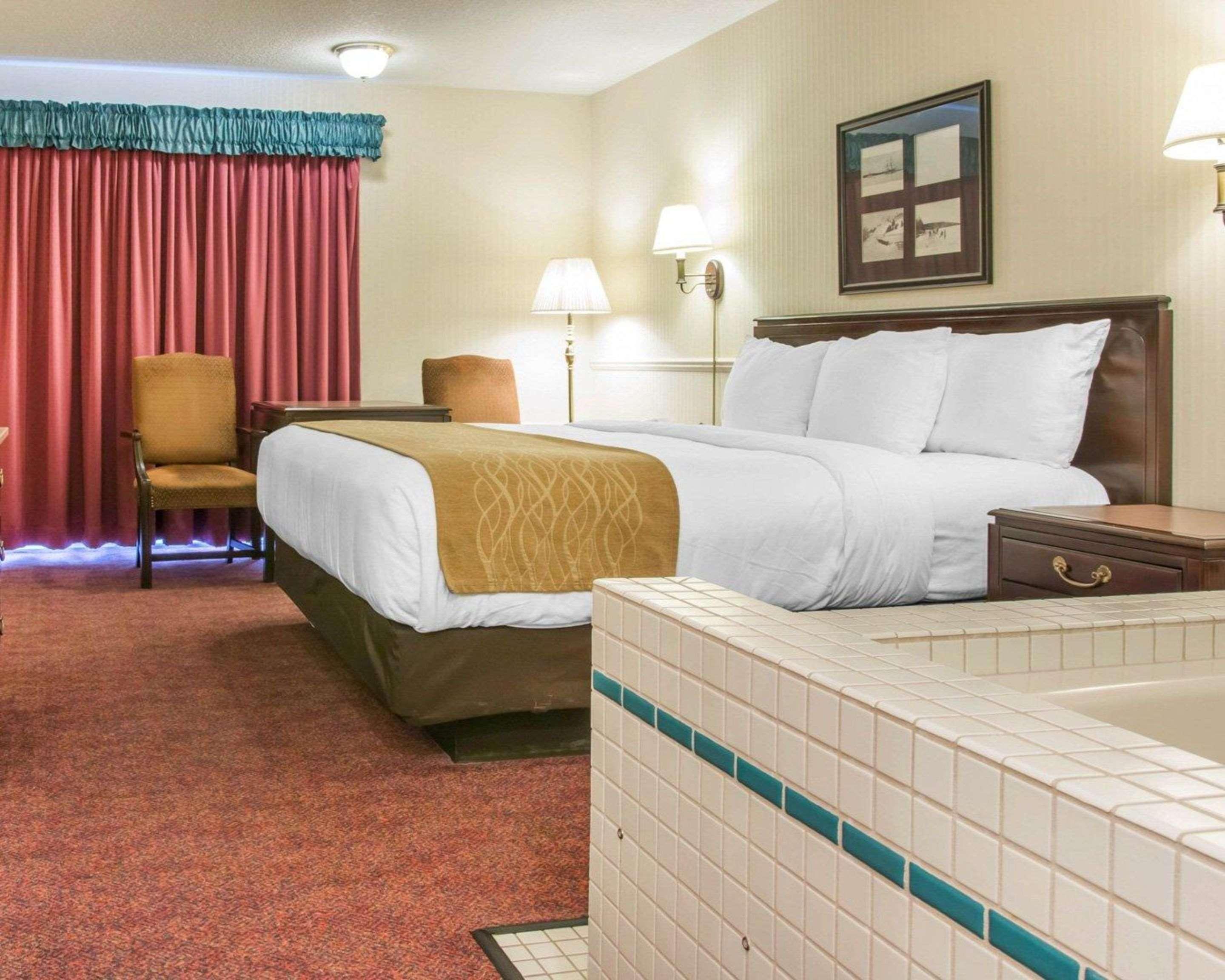 Comfort Inn Lakeside Mackinaw City Bagian luar foto