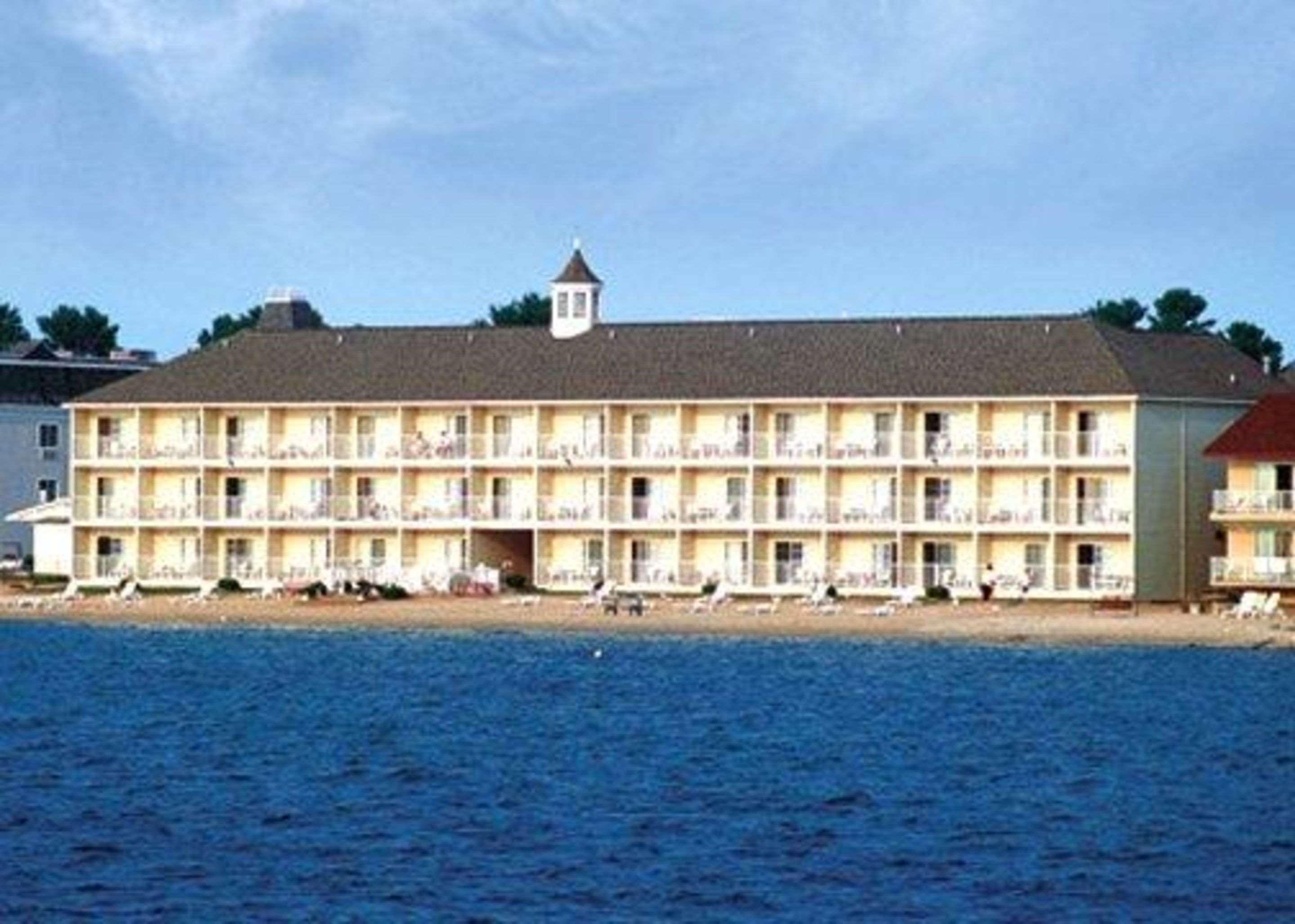 Comfort Inn Lakeside Mackinaw City Bagian luar foto