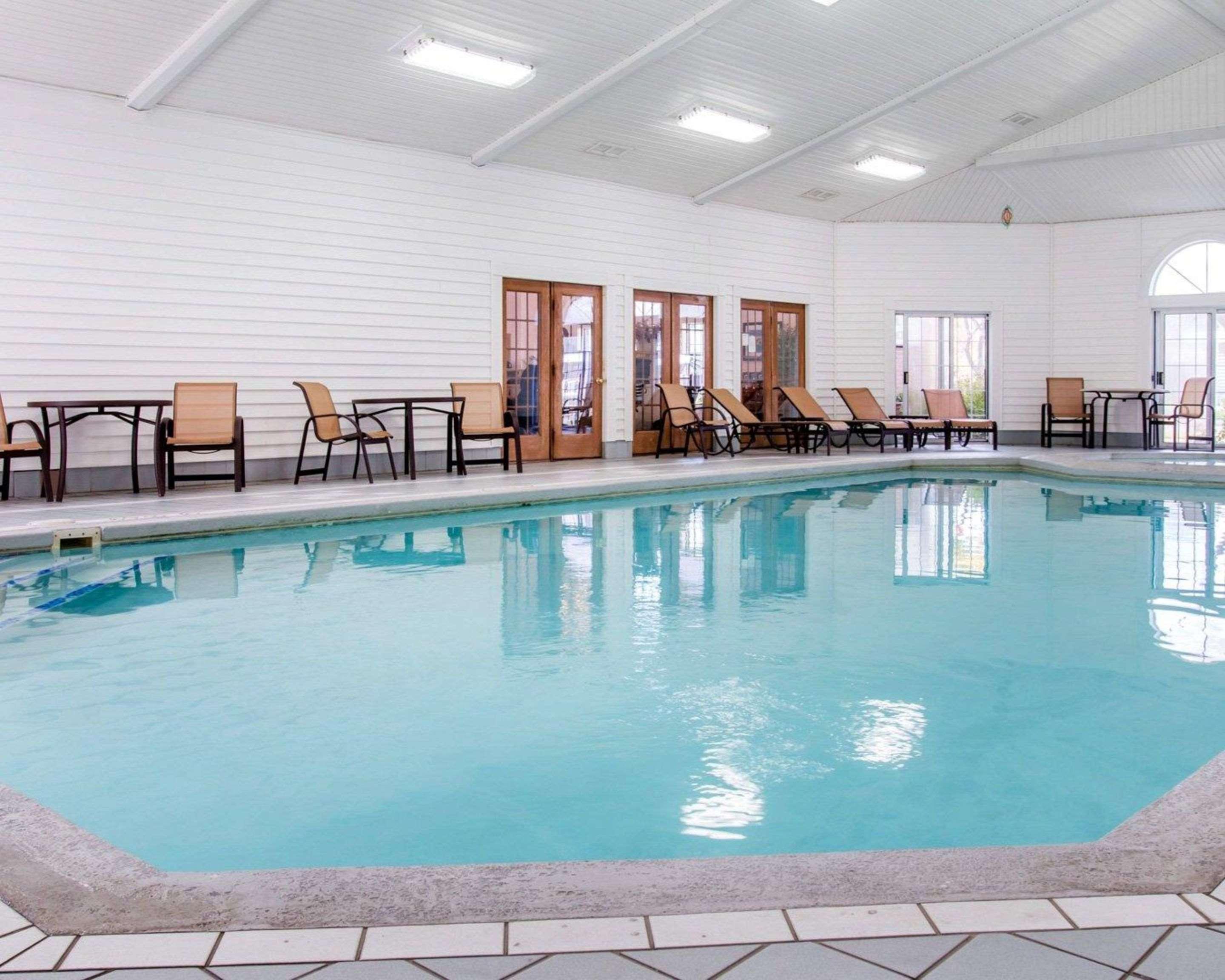 Comfort Inn Lakeside Mackinaw City Bagian luar foto