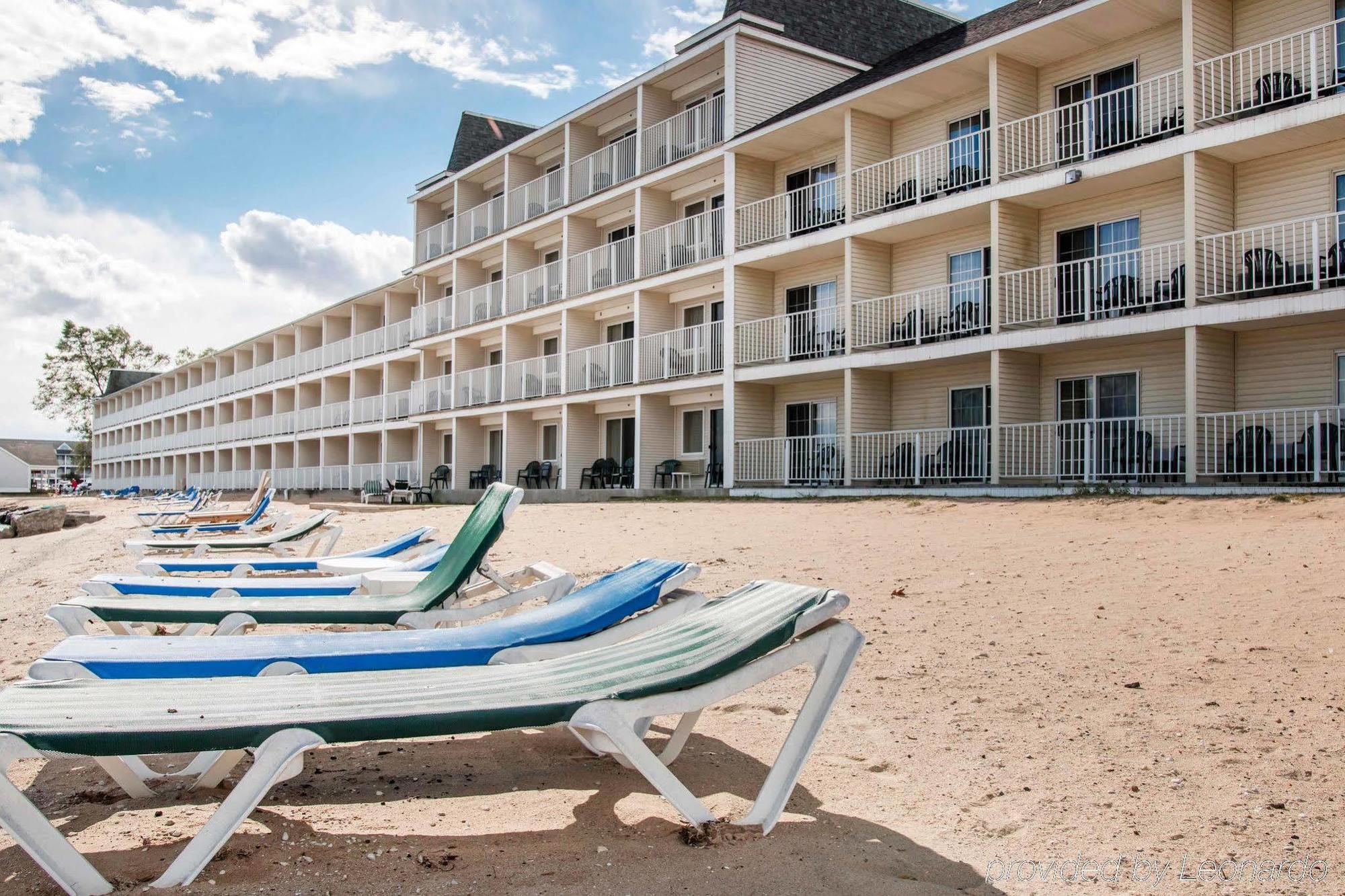 Comfort Inn Lakeside Mackinaw City Bagian luar foto