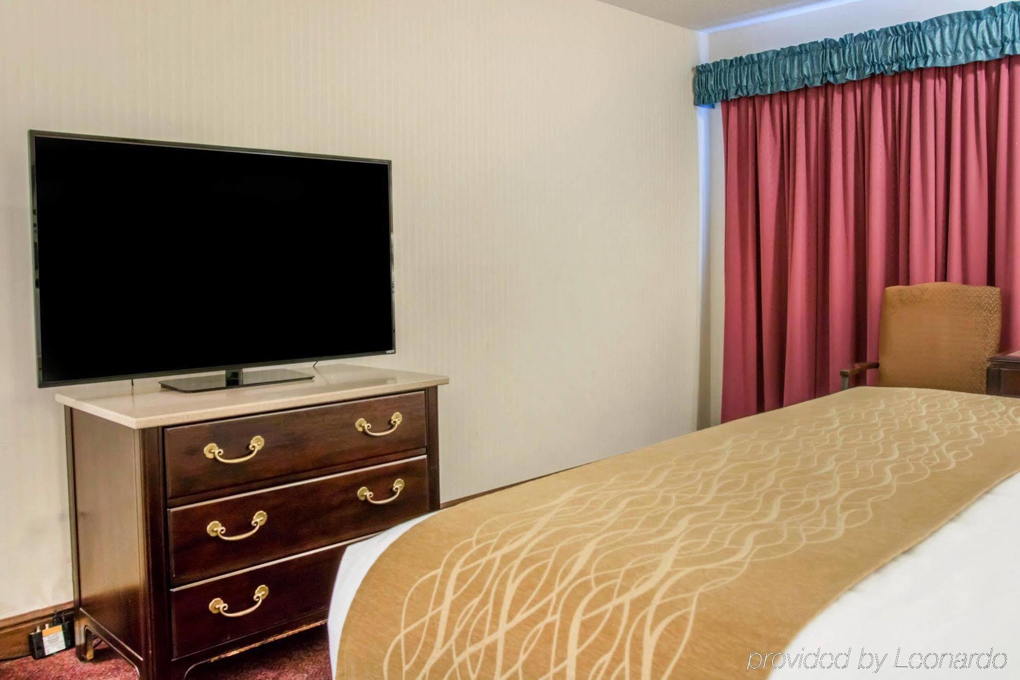 Comfort Inn Lakeside Mackinaw City Bagian luar foto