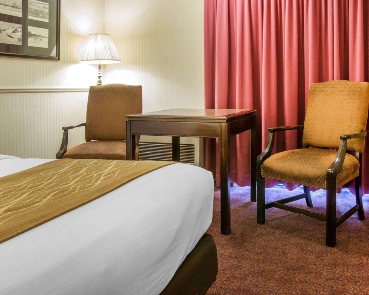Comfort Inn Lakeside Mackinaw City Bagian luar foto